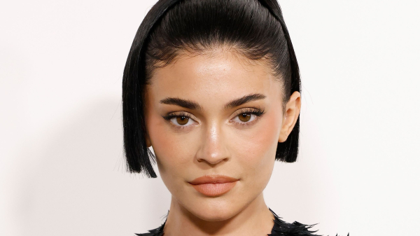 I’m Hypnotized By Kylie Jenner’s Twisted French Manicure—See the Photos