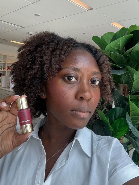 photo of allure editor annie blay wearing hourglass unreal liquid blush in deep berry